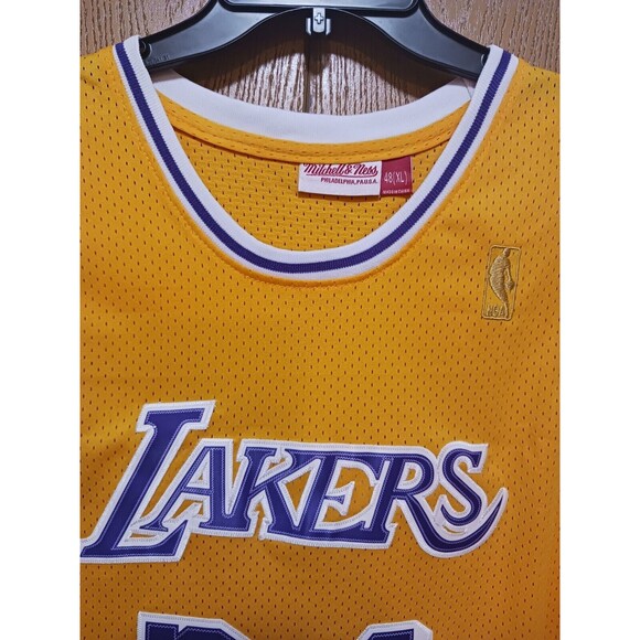Shaquille O'Neal (Mitchell/Ness)-(Lakers)-(1996-97)-(Yellow)-(XL)-(New)-$103.00 - Picture 5 of 9